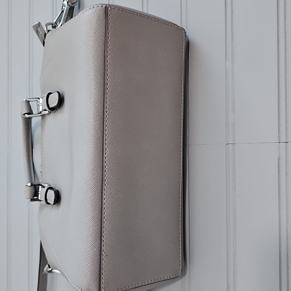 Michael Kors Gray Ciara Purse. - Picture 13 of 17